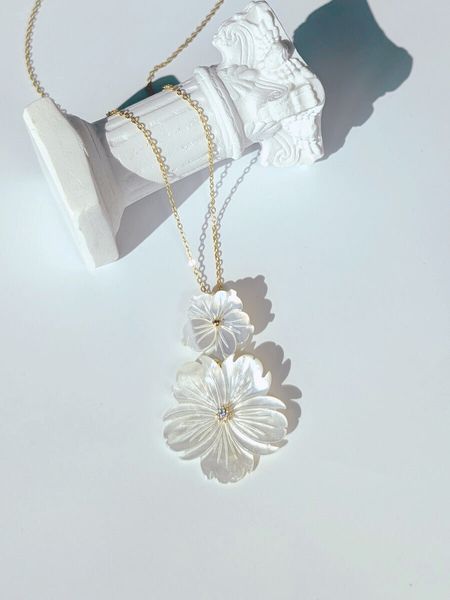 Double Flower Mother of Pearl Necklace