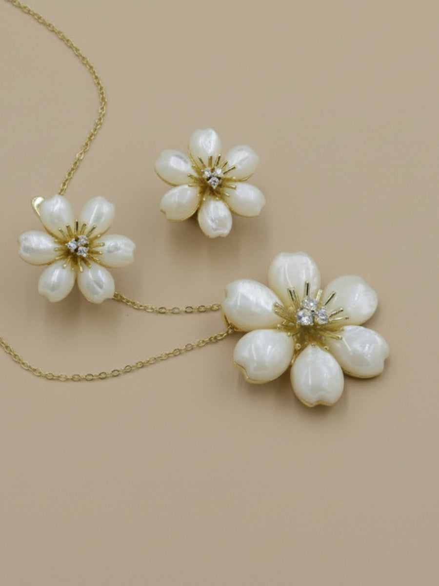 925 Sterling Silver Mother of Pearl Flower Pendant Necklace