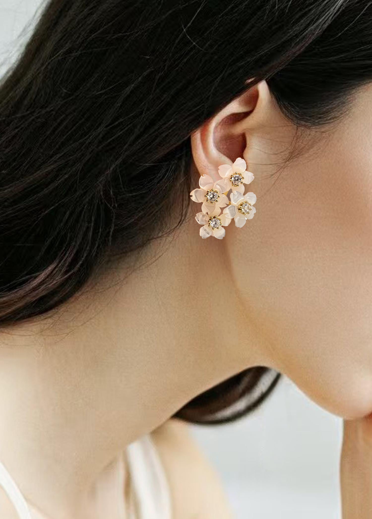 Mother of Pearl Four Flowers Earrings