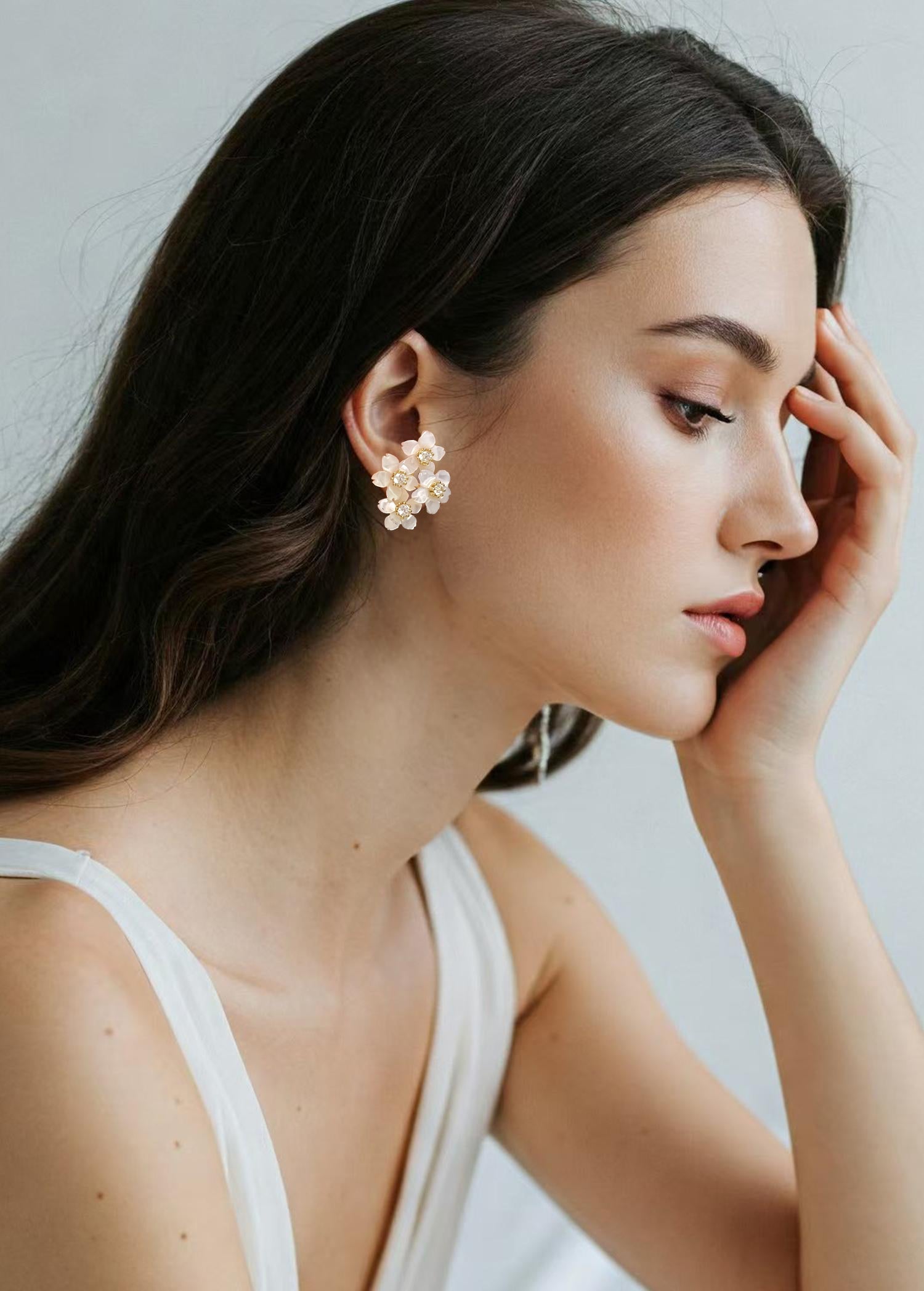 Mother of Pearl Four Flowers Earrings