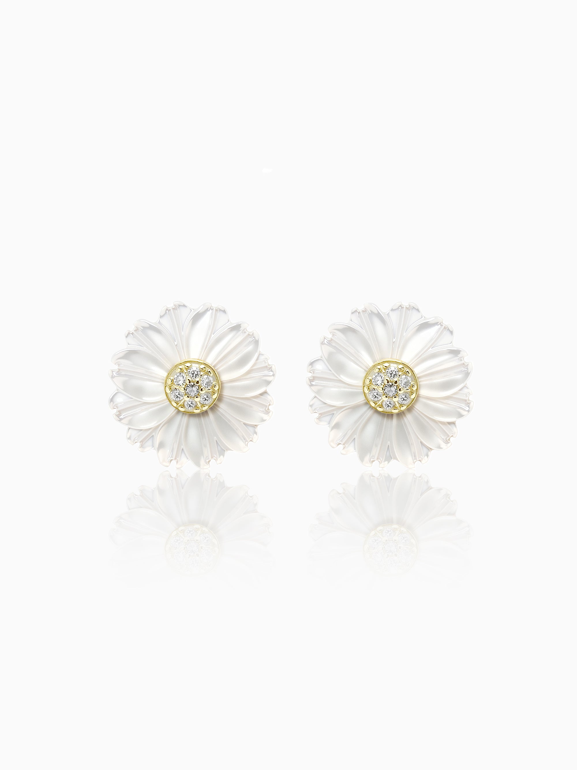 Mother of Pearl Cute Flower Shiny Studs Earrings