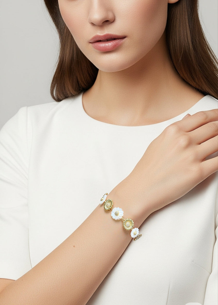 Mother of Pearl Gold Daisy Flower Bracelet