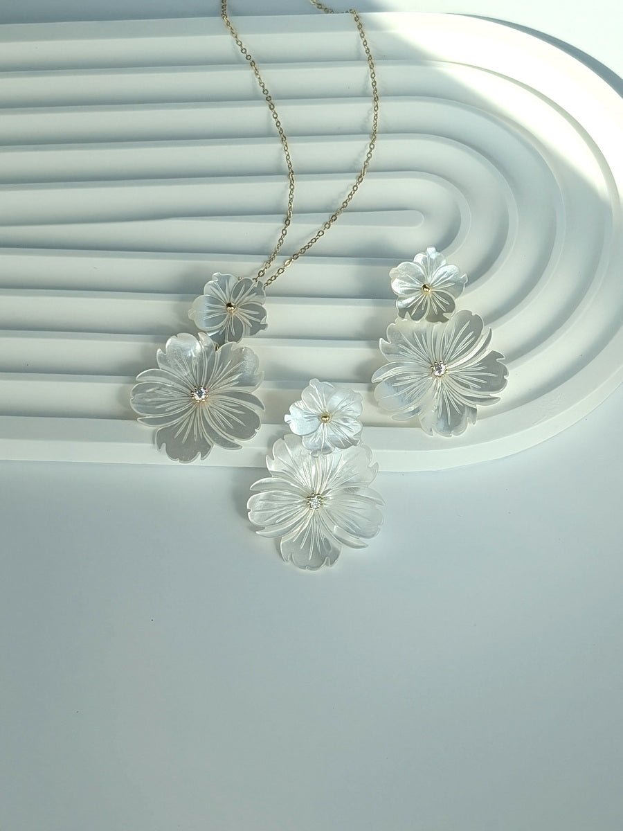 Double Flower Mother of Pearl Necklace