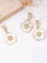 Load image into Gallery viewer, White Flower Dangle Earrings
