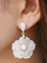 Load image into Gallery viewer, White Flower Dangle Earrings
