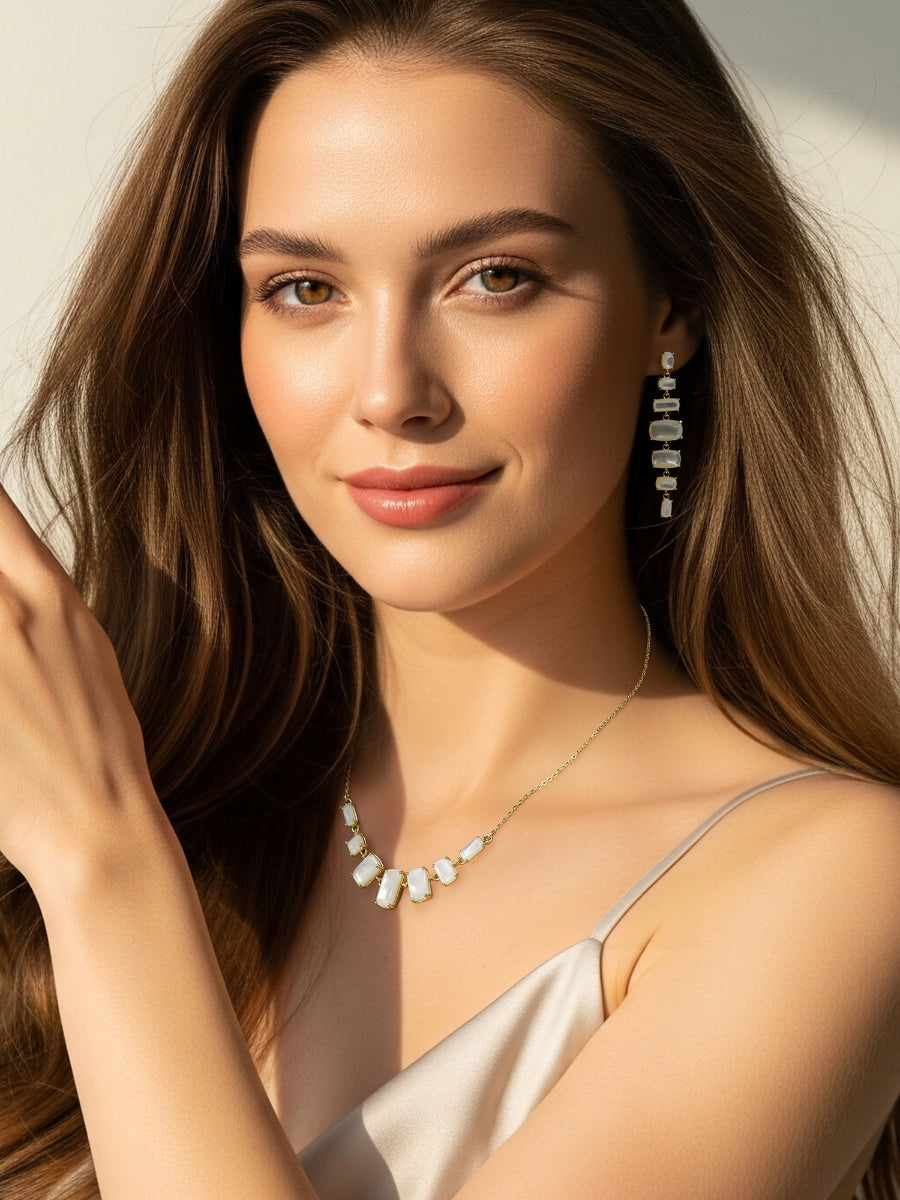 Graduated Mother of Pearl Necklace