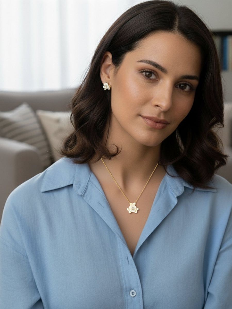 Freshness Flower Mother of Pearl Necklace