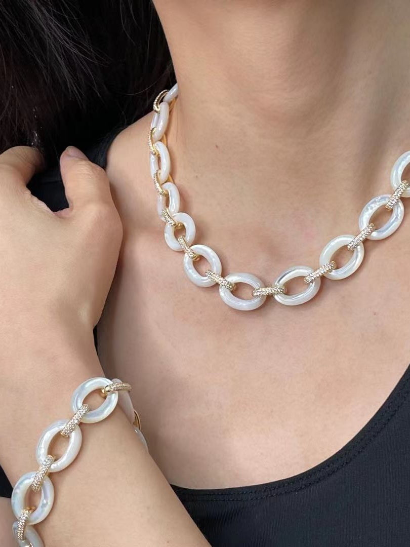Vintage Necklaces, Mother of Pearl Necklaces, Chunky Chain Necklaces, Fashion Accessories