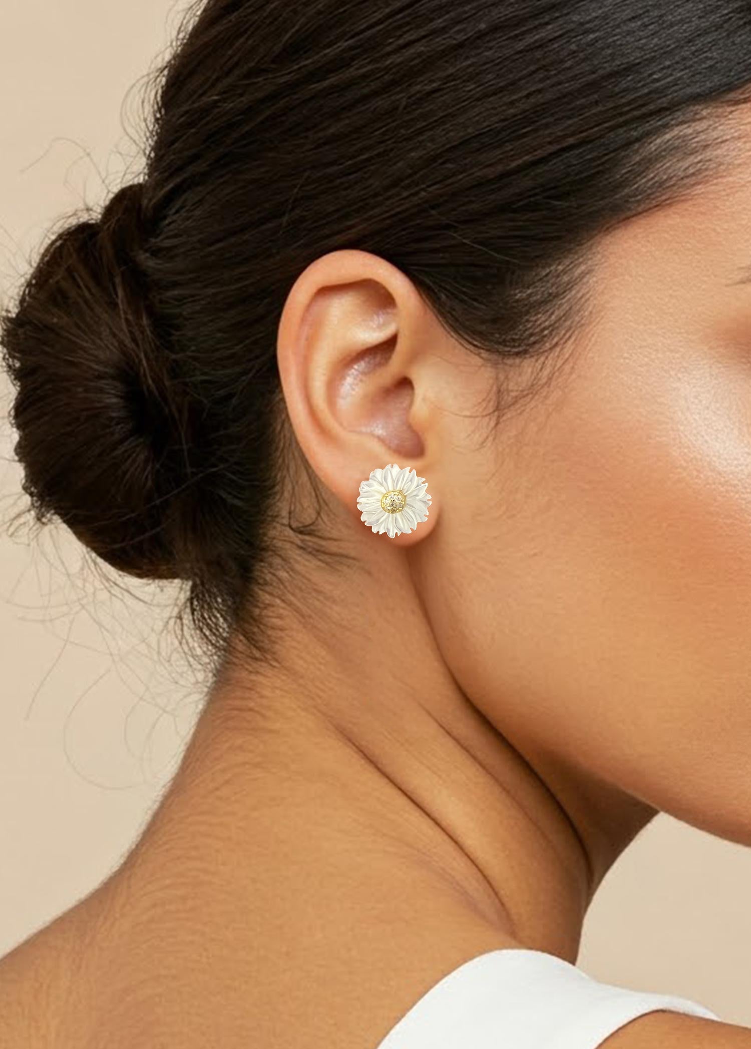 Mother of Pearl Cute Flower Shiny Studs Earrings
